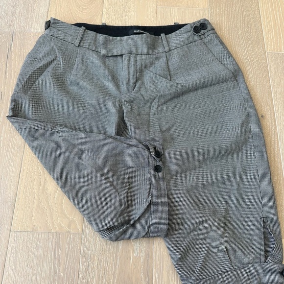 Club Monaco Women’s  Patterned Shorts - Picture 5 of 6